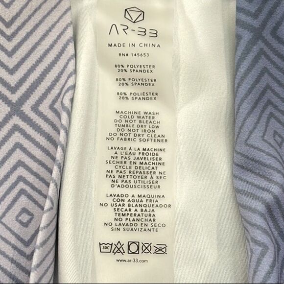 AR-33 Blue Alpha High Waist Geometric Ombre Leggings - Picture 5 of 5